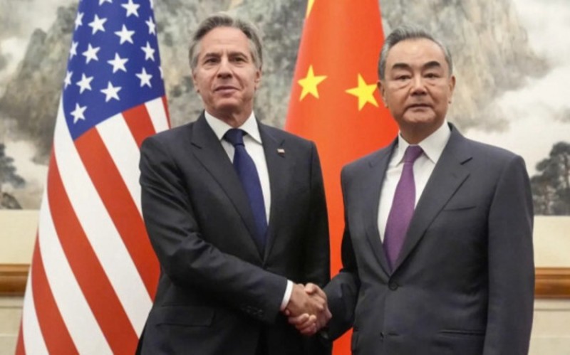 Глава МИД КНР встретился с госсекретарем США в Лаосе